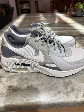 Nike Air Max Light Grey, White & Dark Grey Trainers